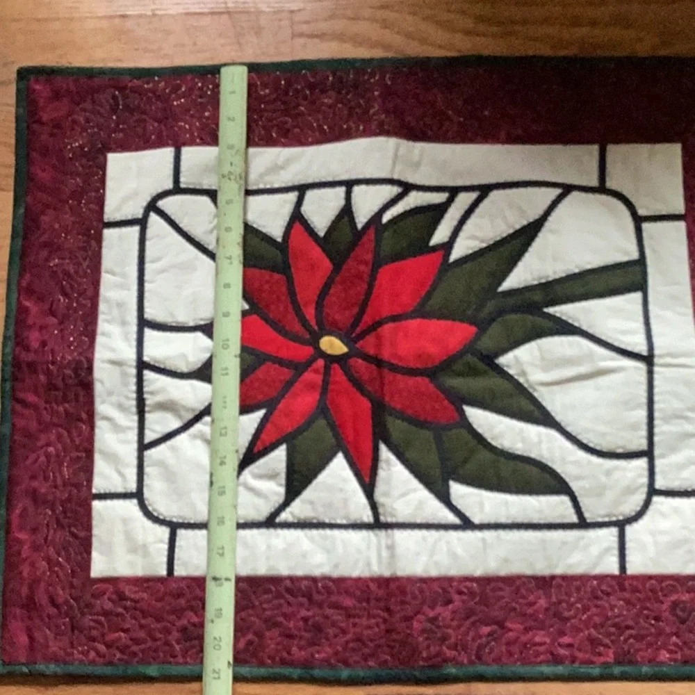 👺 FOLK ART HANDCRAFTED PATCHWORK POINSETTIA WALL HANGING, FRAME DRESSER SCARF